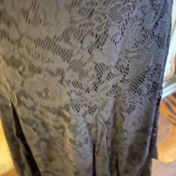 Black lace dress size Medium. - Picture 6 of 12